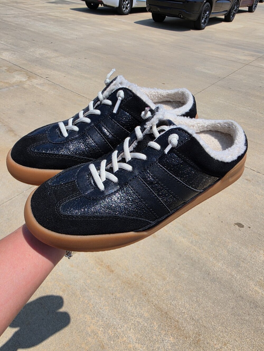 Steve Madden Black Shearling Lined Sneakers Women's Size 8.5 Platform Lace Up
